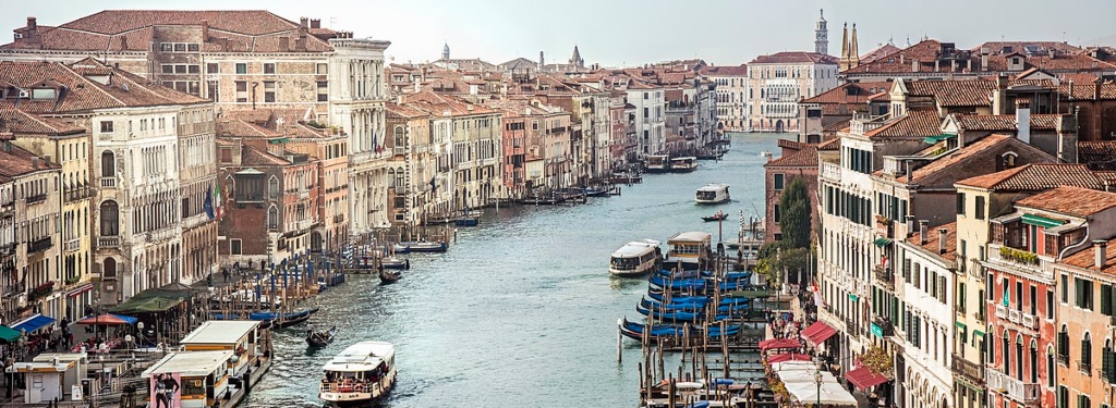 View of the Grand Canal from Rialto to Ca'Foscari