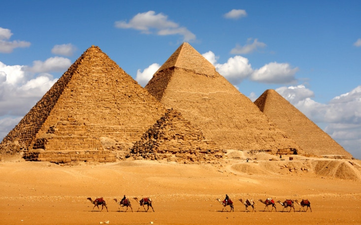 giza pyramids